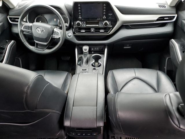 5TDGZRBH8NS245421 - 2022 TOYOTA HIGHLANDER XLE Красный фото 8