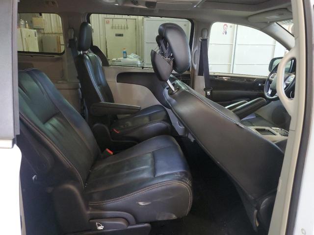 2C4RC1CG3GR284592 - 2016 CHRYSLER TOWN & COU TOURING L WHITE photo 11