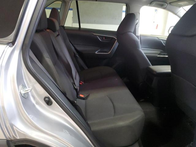 JTMH1RFV4KJ013855 - 2019 TOYOTA RAV4 LE ვერცხლისფერი ფოტო 11