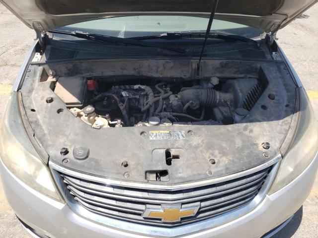 1GNKRFKD9FJ128247 - 2015 CHEVROLET TRAVERSE LS SILVER photo 12