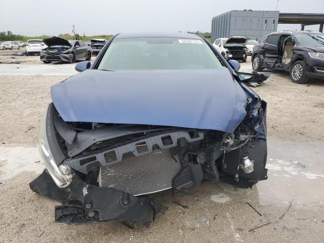 5NPE24AF3JH700352 - 2018 HYUNDAI SONATA SE BLUE photo 5