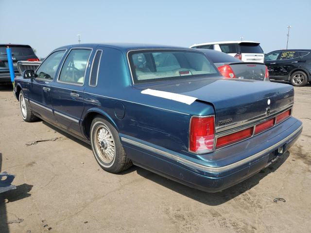 1LNLM82W6VY706699 - 1997 LINCOLN TOWN CAR SIGNATURE BLUE photo 2