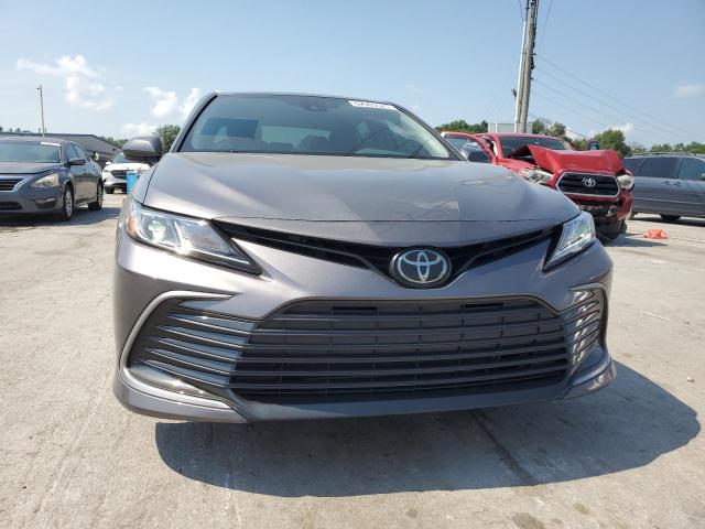 4T1C11AK0RU191744 - 2024 TOYOTA CAMRY LE SILVER photo 5