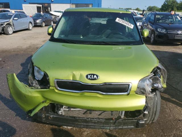 KNDJN2A28G7868671 - 2016 KIA SOUL GREEN photo 5