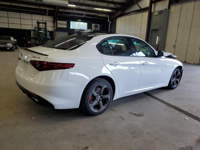 ZARFAEDN4H7549994 - 2017 ALFA ROMEO GIULIA Q4 白色 照片 3