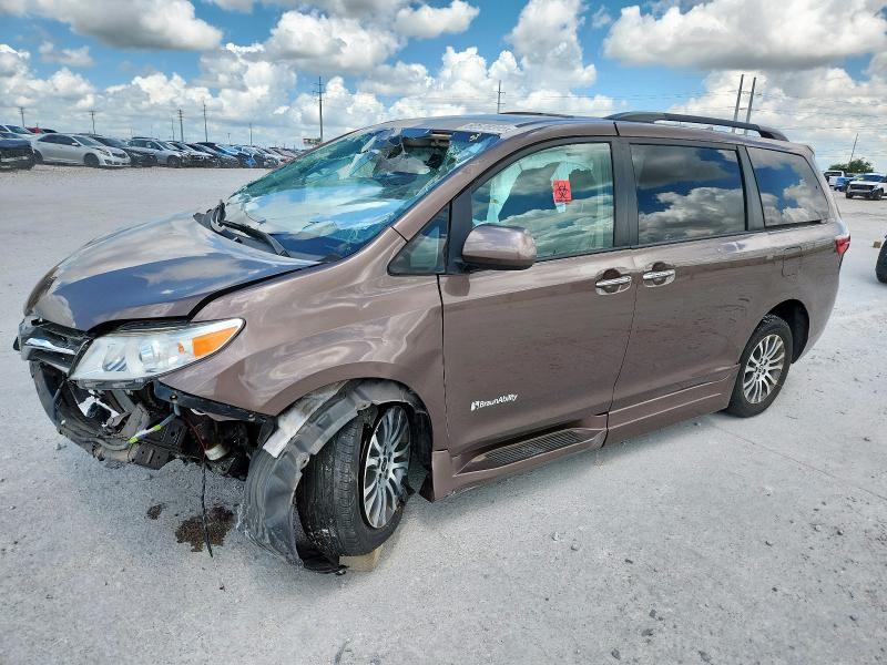 2020 TOYOTA SIENNA XLE, 