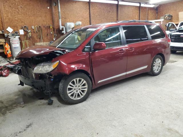 2013 TOYOTA SIENNA XLE, 
