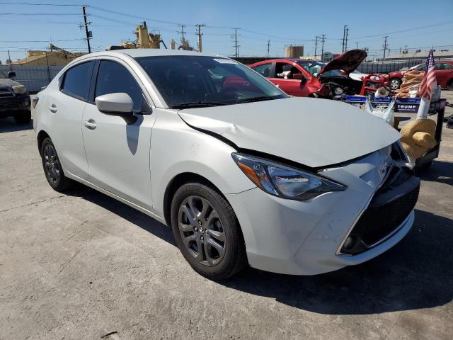 3MYDLBYV2KY522532 - 2019 TOYOTA YARIS L GRAY photo 4