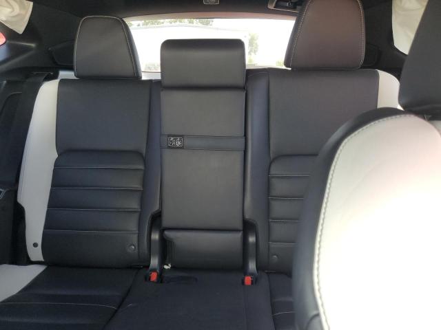 JTJYARBZ7K2150028 - 2019 LEXUS NX 300 BASE თეთრი ფოტო 10