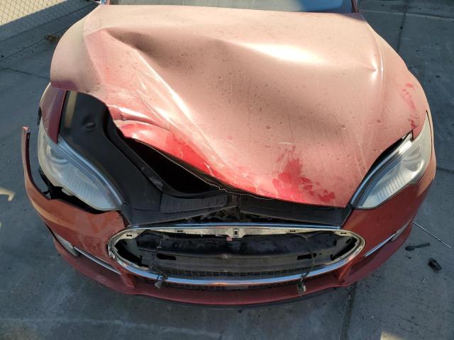 5YJSA1E18FF120152 - 2015 TESLA MODEL S Kırmızı fotoğraf 11