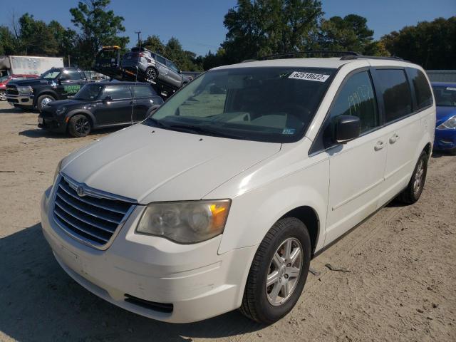 2A4RR2D11AR423263 - 2010 CHRYSLER TOWN & COU LX WHITE photo 2