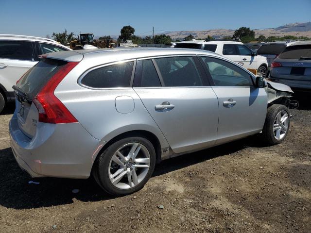 YV1612SDXF1208709 - 2015 VOLVO V60 PLATINUM SILVER photo 3