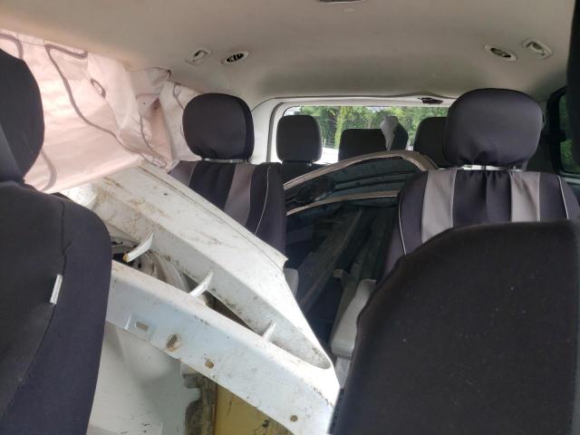 2C4RVAAG6CR120504 - 2012 VOLKSWAGEN ROUTAN S თეთრი ფოტო 10