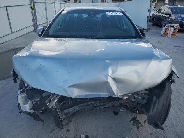 4T1B11HK6JU082887 - 2018 TOYOTA CAMRY L SILVER photo 5