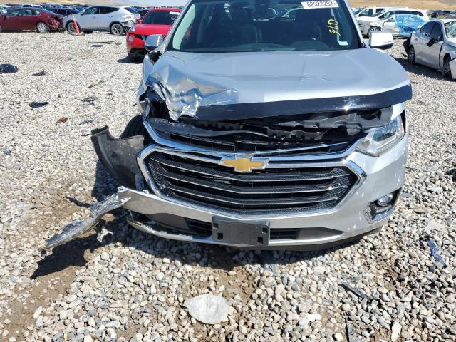 1GNERKKW3JJ272926 - 2018 CHEVROLET TRAVERSE PREMIER SILVER photo 11