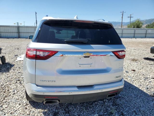 1GNERKKW3JJ272926 - 2018 CHEVROLET TRAVERSE PREMIER SILVER photo 6