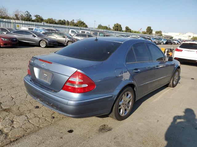 WDBUF65J15A655191 - 2005 MERCEDES-BENZ E 320 BLUE photo 3