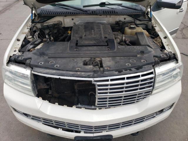 5LMFU28548LJ11261 - 2008 LINCOLN NAVIGATOR თეთრი ფოტო 12