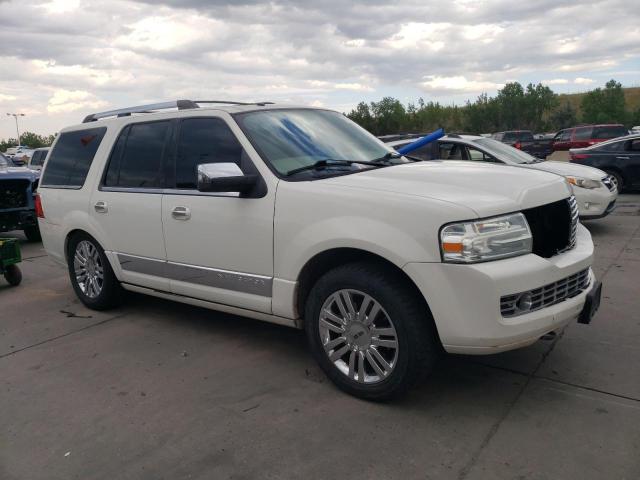 5LMFU28548LJ11261 - 2008 LINCOLN NAVIGATOR თეთრი ფოტო 4