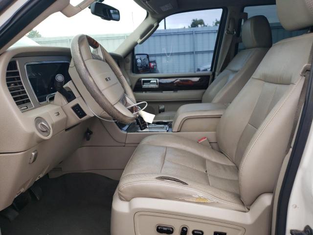 5LMFU28548LJ11261 - 2008 LINCOLN NAVIGATOR თეთრი ფოტო 7