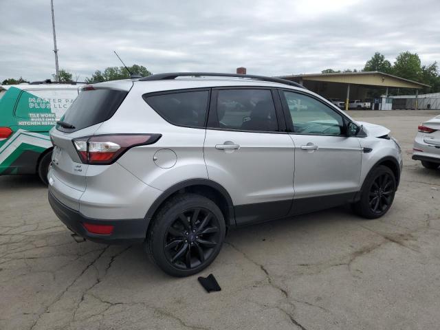 1FMCU9GD6JUC25642 - 2018 FORD ESCAPE SE Argent photo 3