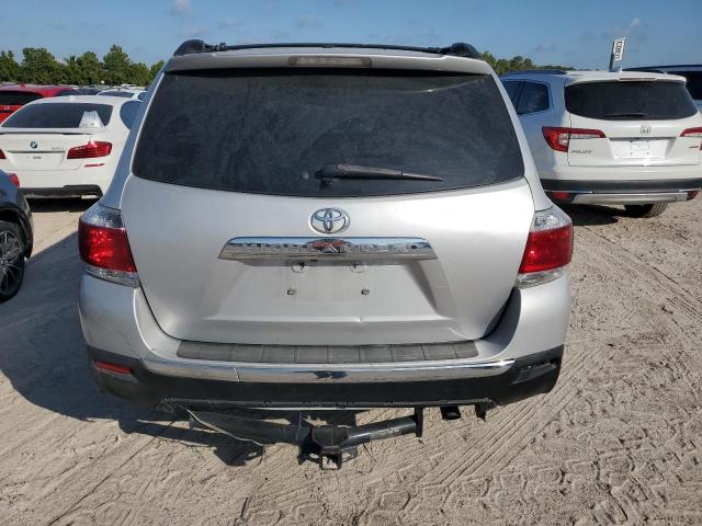 5TDZK3EH1CS087037 - 2012 TOYOTA HIGHLANDER BASE SILVER photo 6