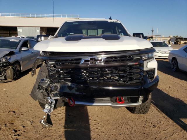 3GCUDHEL1NG583365 - 2022 CHEVROLET SILVERADO K1500 ZR2 WHITE photo 5