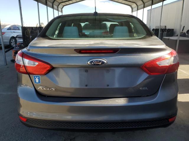 1FAHP3H27CL211128 - 2012 FORD FOCUS SEL GRAY photo 6