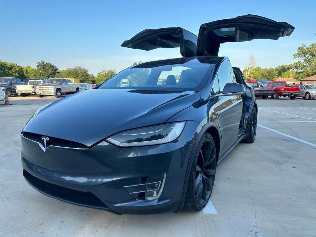 5YJXCBE24GF010909 - 2016 TESLA MODEL X GRAY photo 2