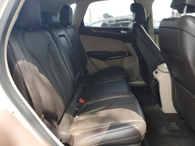 5LMCJ3D97HUL34141 - 2017 LINCOLN MKC RESERVE WHITE photo 11