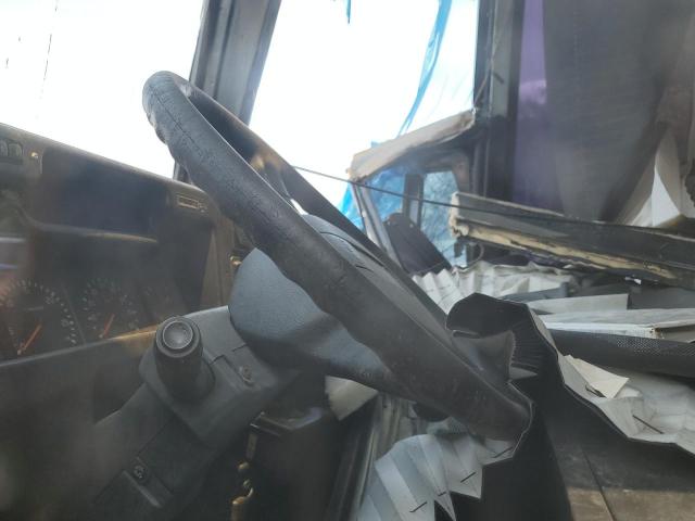 2PCV3349XY1013670 - 2000 PREVOST BUS BLACK photo 8