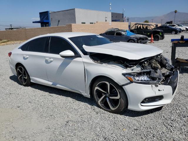 1HGCV1F33JA243806 - 2018 HONDA ACCORD SPORT WHITE photo 4