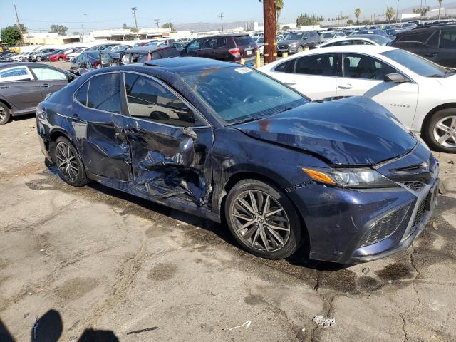 4T1T11AK7NU680653 - 2022 TOYOTA CAMRY SE BLUE photo 4