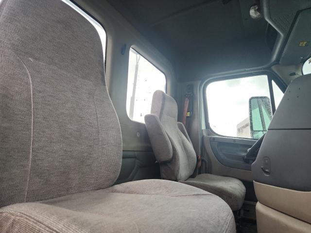 1FUJGBDV4GLGS0419 - 2016 FREIGHTLINER CASCADIA 1 Ақ фото 6