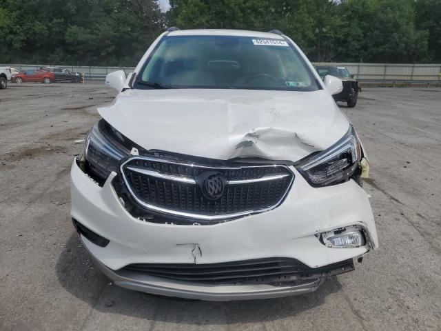 KL4CJGSB6JB609658 - 2018 BUICK ENCORE ESSENCE WHITE photo 5