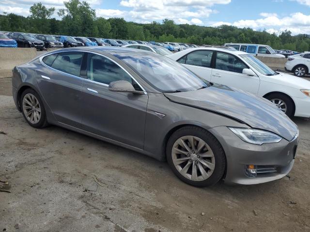 5YJSA1E24GF139565 - 2016 TESLA MODEL S ნაცრისფერი ფოტო 4