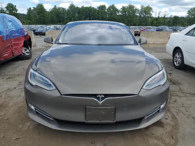 5YJSA1E24GF139565 - 2016 TESLA MODEL S ნაცრისფერი ფოტო 5