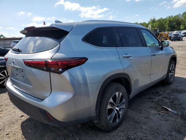 5TDKDRBH3PS028578 - 2023 TOYOTA HIGHLANDER L SILVER photo 3