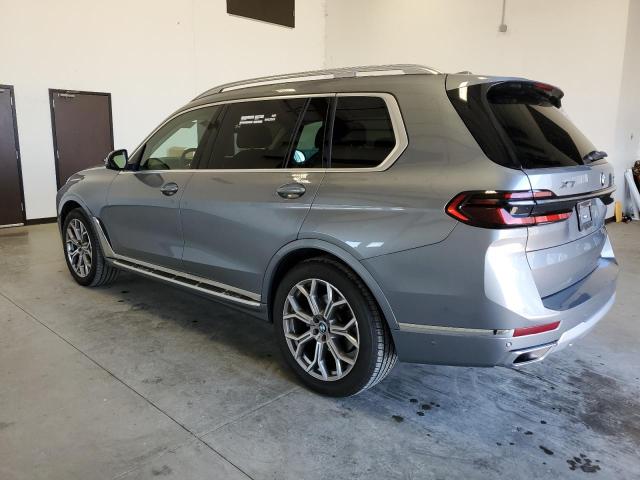 5UX23EM06P9P35724 - 2023 BMW X7 XDRIVE40I GRAY photo 2