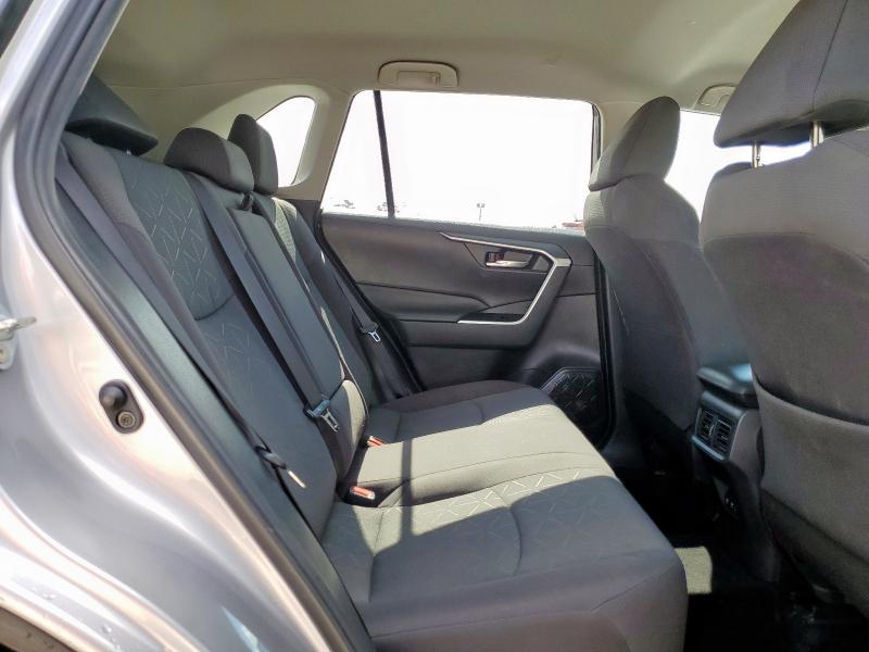 2T3W1RFVXMC162848 - 2021 TOYOTA RAV4 XLE SILVER photo 11