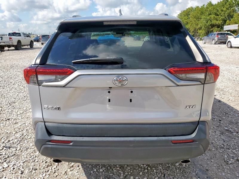 2T3W1RFVXMC162848 - 2021 TOYOTA RAV4 XLE SILVER photo 6