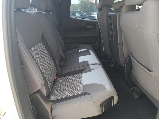 5TFRM5F13JX128668 - 2018 TOYOTA TUNDRA DOUBLE CAB SR/SR5 WHITE photo 10
