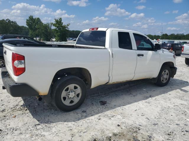 5TFRM5F13JX128668 - 2018 TOYOTA TUNDRA DOUBLE CAB SR/SR5 WHITE photo 3