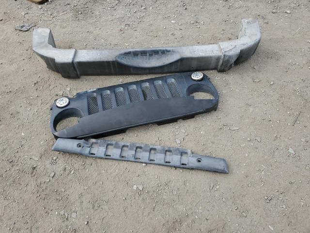 1C4BJWDG7GL310266 - 2016 JEEP WRANGLER U SPORT ნაცრისფერი ფოტო 13