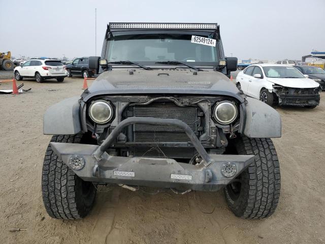 1C4BJWDG7GL310266 - 2016 JEEP WRANGLER U SPORT ნაცრისფერი ფოტო 5