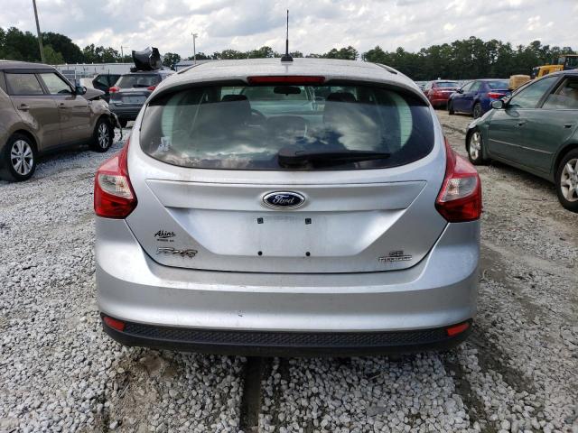 1FADP3K29EL463036 - 2014 FORD FOCUS SE SILVER photo 6