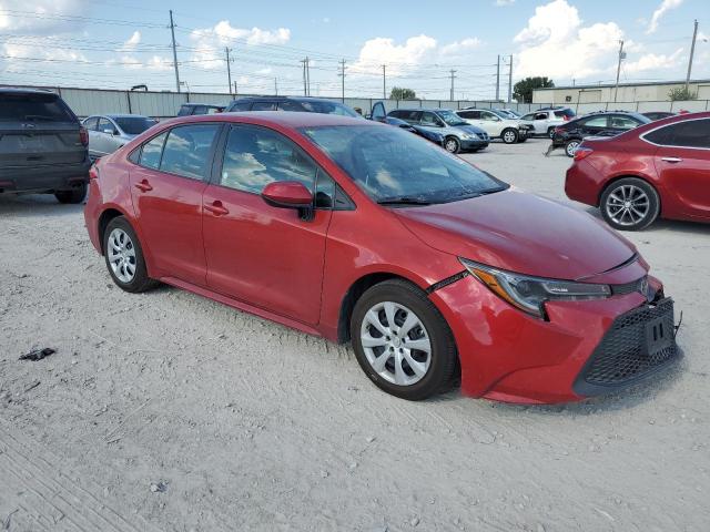 5YFEPMAE9MP214886 - 2021 TOYOTA COROLLA LE RED photo 4