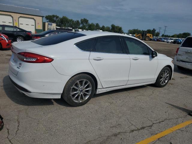 3FA6P0HD2HR159746 - 2017 FORD FUSION SE WHITE photo 3