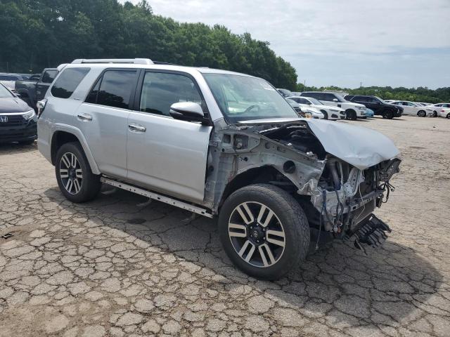 JTEBU5JR3G5344499 - 2016 TOYOTA 4RUNNER SR5/SR5 PREMIUM SILVER photo 4