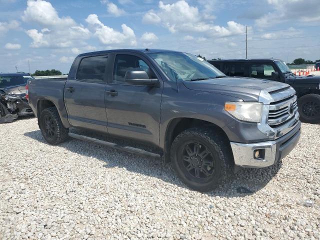 5TFEM5F14HX111824 - 2017 TOYOTA TUNDRA CREWMAX SR5 GRAY photo 4